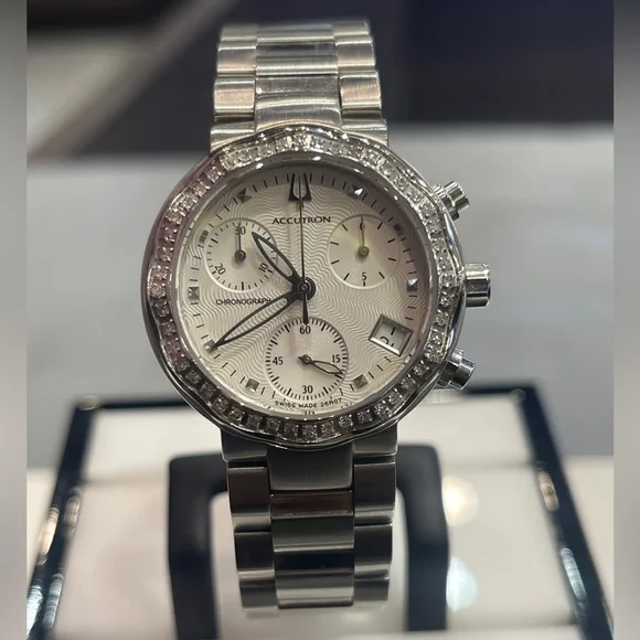 Accutron bulova silver with diamonds. Silver band - Picture 4 of 7